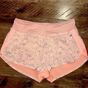 NEW with Tags Outdoor Voices Pebbled Rose Hudson Shorts Sz Lg